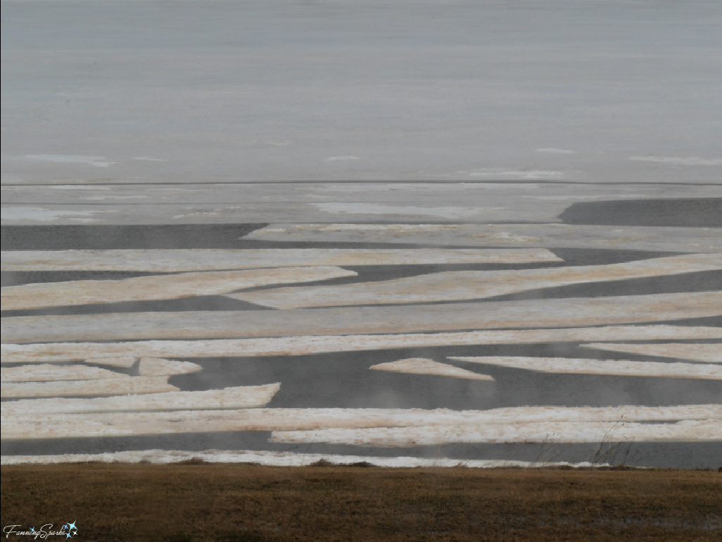 Ice Breaking Up on Harbour 2 at Sunrise Trail House   @FanningSparks