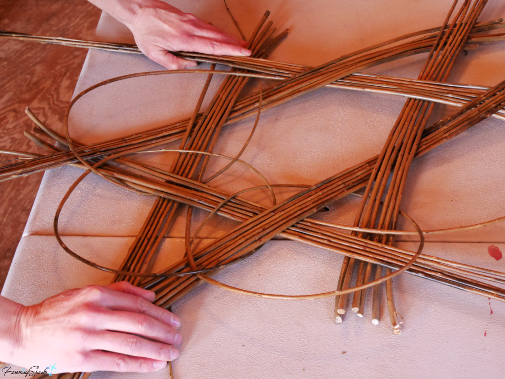 Instructor Demonstrates Next Step at Willows Bend Collective Workshop @FanningSparks
