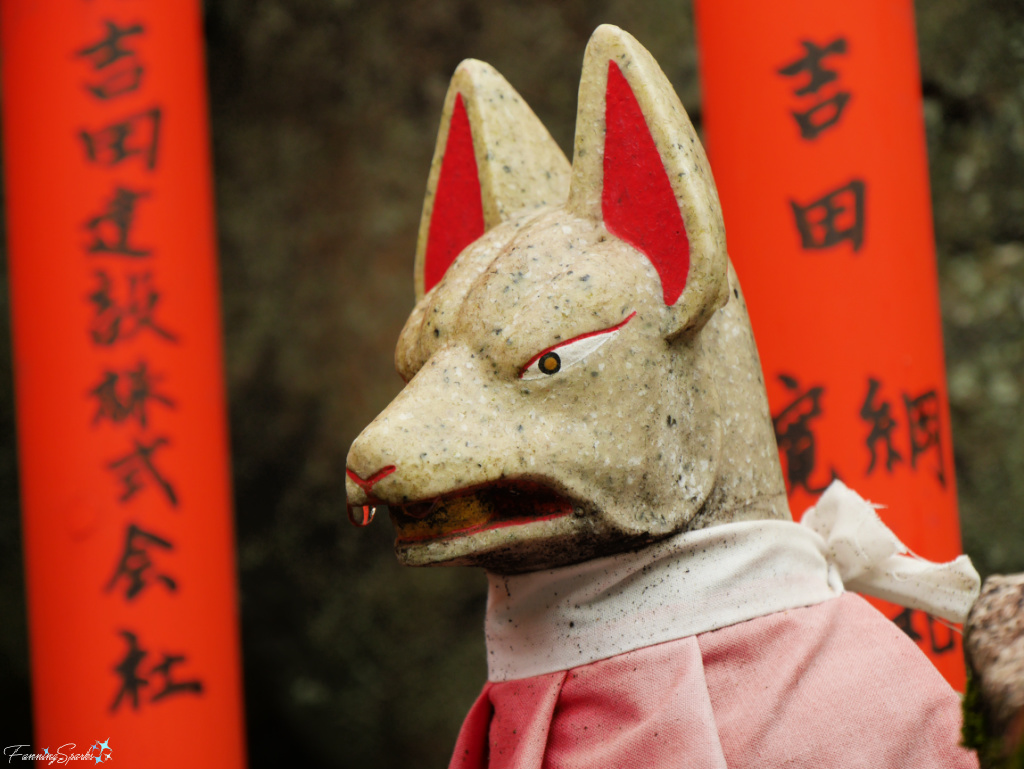 Kitsune Facing Left at Fushimi Inari-taisha Shrine in Kyoto Japan @FanningSparks