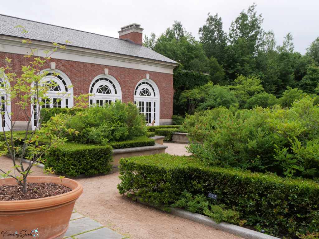 Walled Garden at Harriett Irving Botanical Gardens @FanningSparks