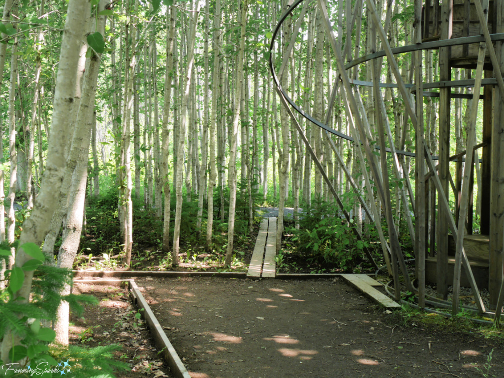Le Bois de biais et sa folie 2 by Atelier le balto @FanningSparks