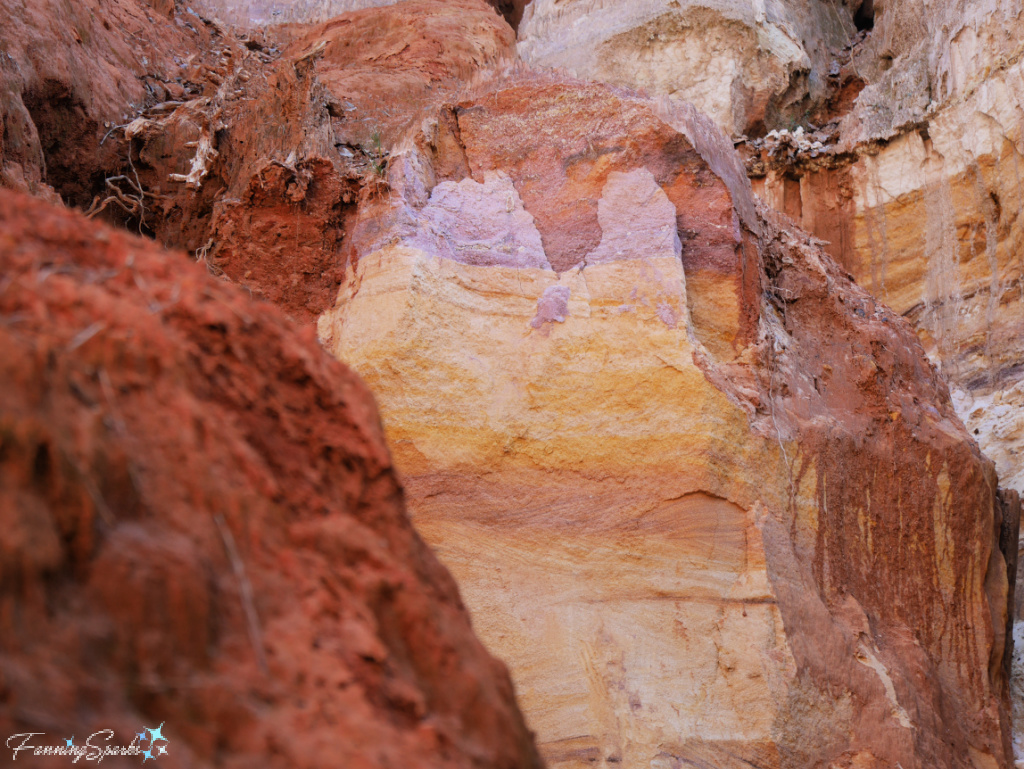 Providence Canyon - A Rainbow of Mineral Deposits  @FanningSparks