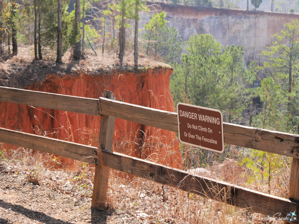 Providence Canyon - Danger Warning Sign on Fence  @FanningSparks