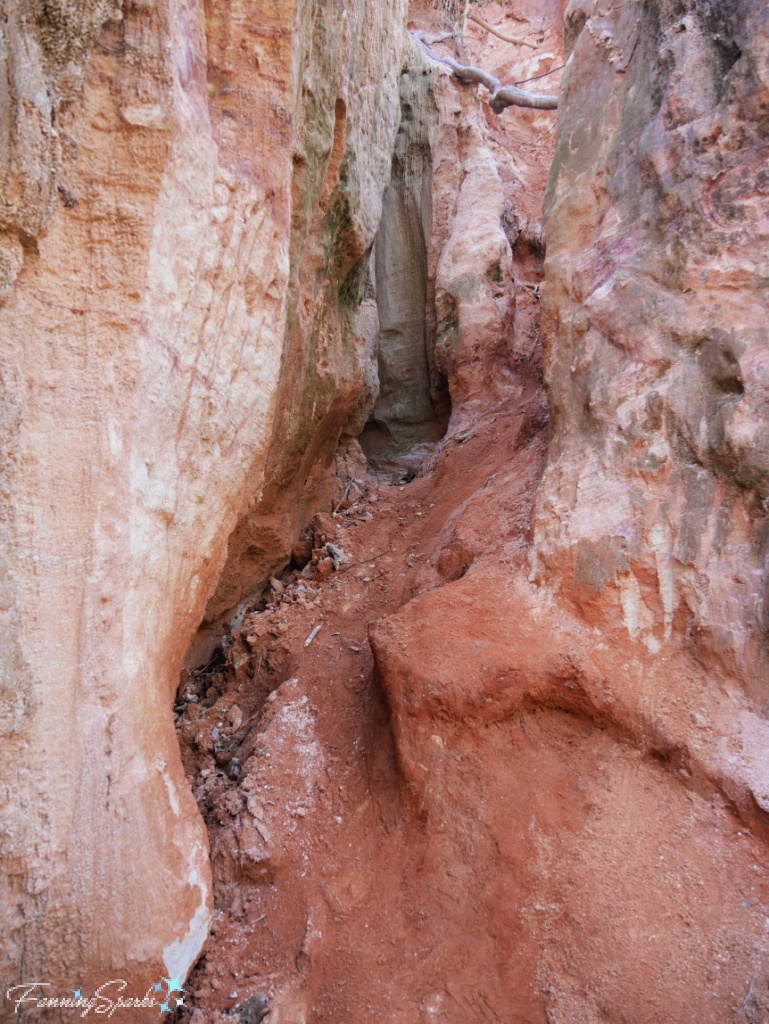 Providence Canyon - Gullies and Crevices on the Canyon Walls  @FanningSparks